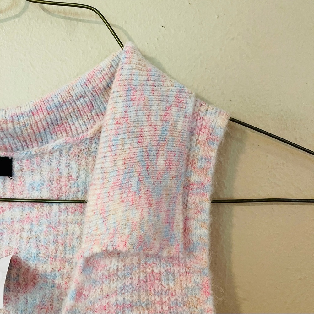 NWT Multicolored Sleeveless Sweater - Picture 4 of 7